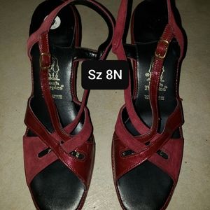 Vtg Hush Puppies Heels Burgandy Suede Leather 8N